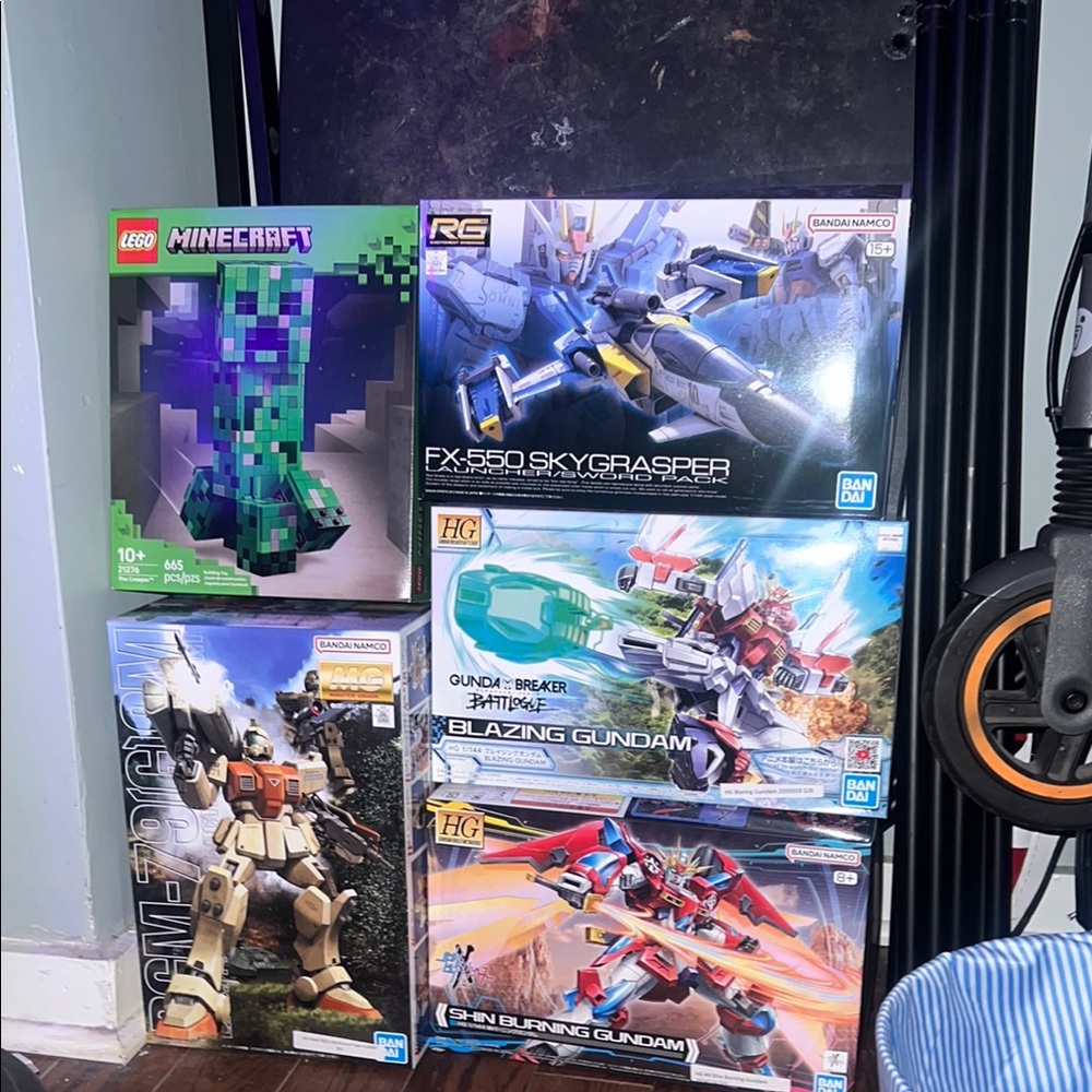Gundam Model Kit Set - Multicolor